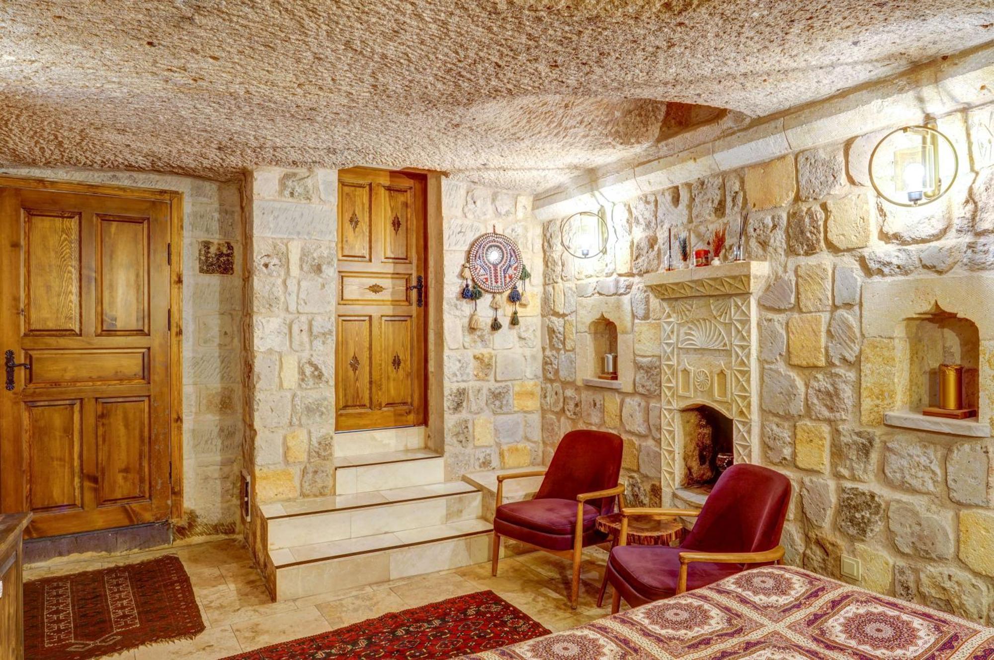 Vasil Cave Hotel Uchisar Bilik gambar
