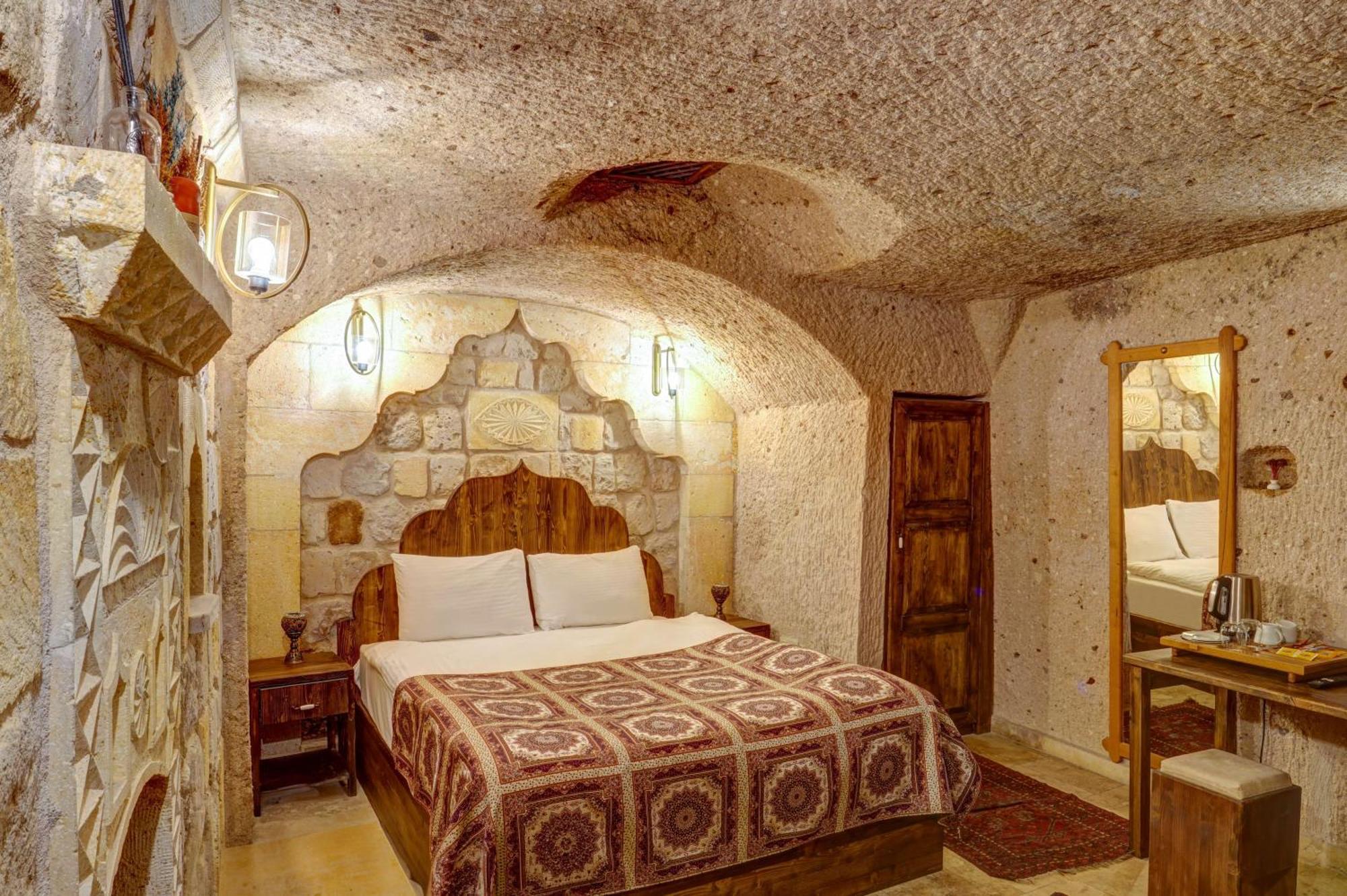 Vasil Cave Hotel Uchisar Bilik gambar