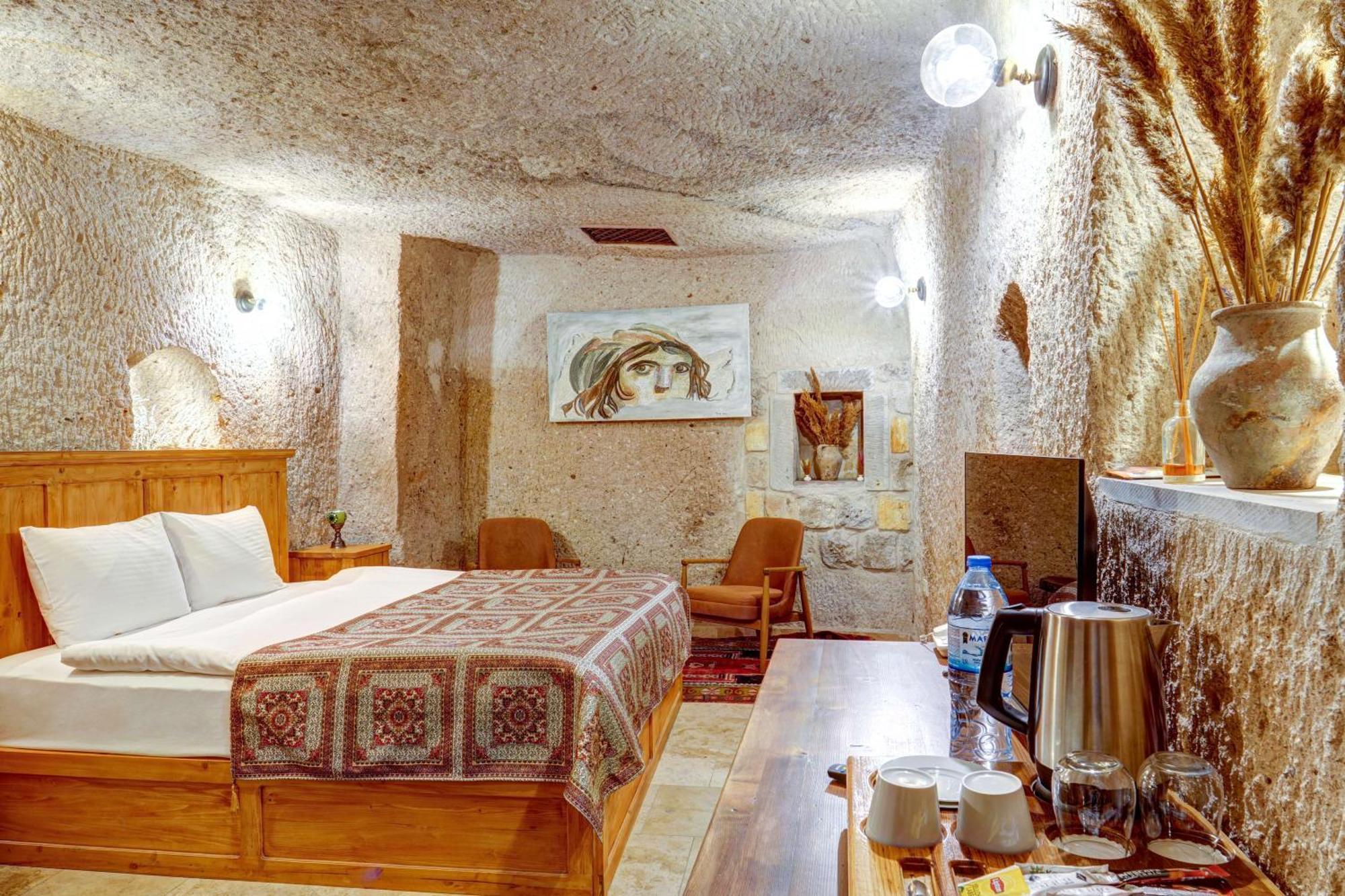 Vasil Cave Hotel Uchisar Bilik gambar