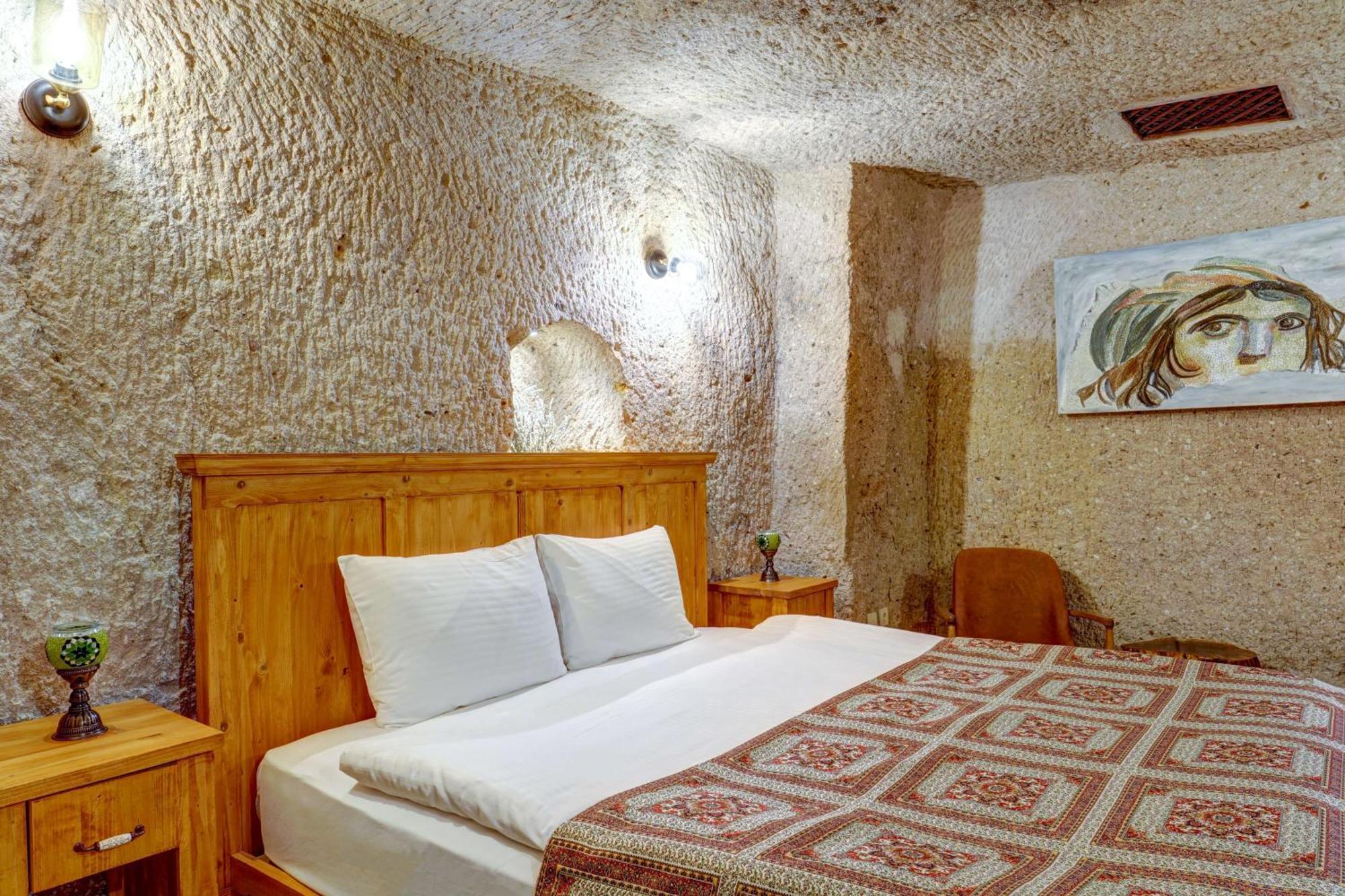Vasil Cave Hotel Uchisar Bilik gambar
