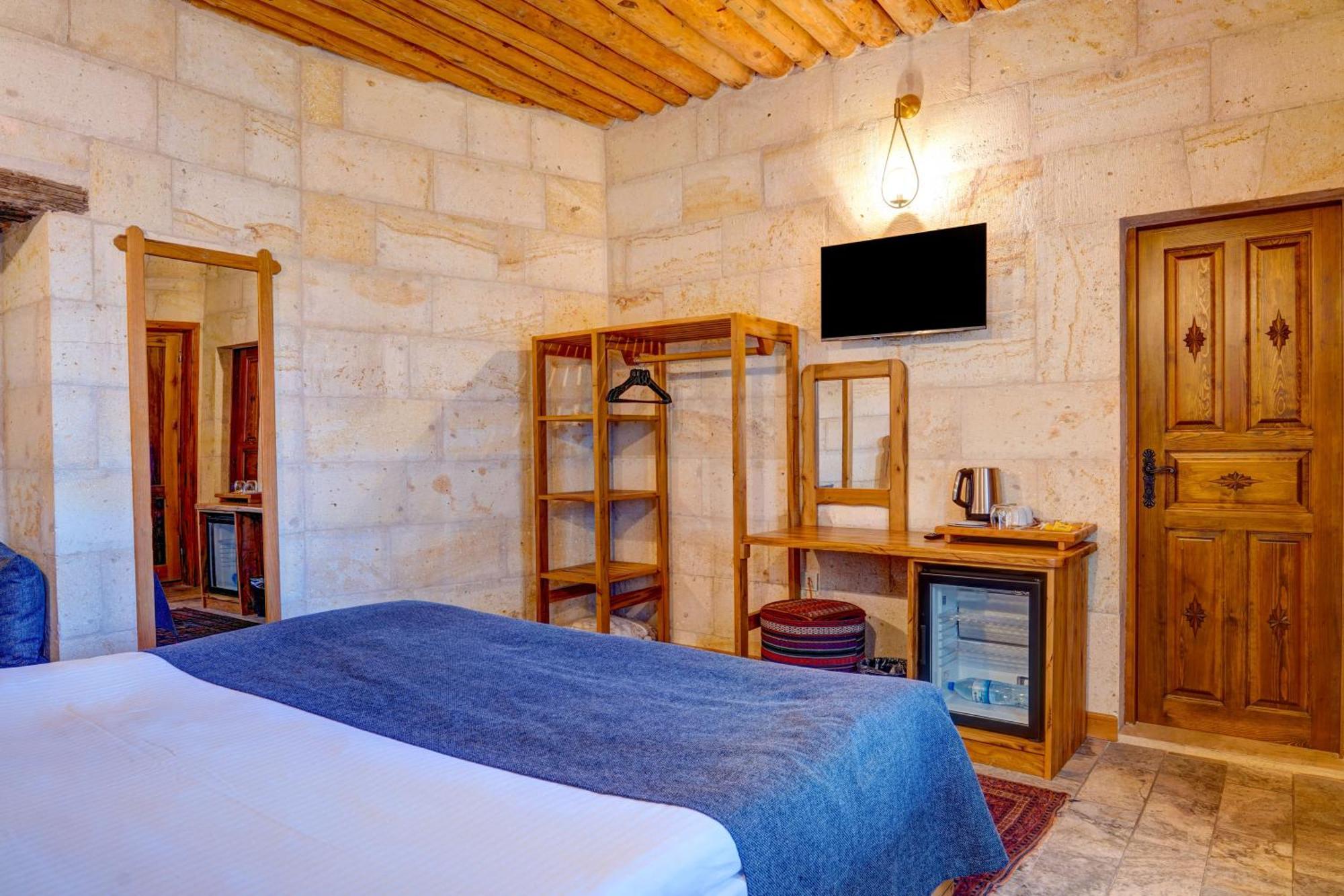 Vasil Cave Hotel Uchisar Bilik gambar