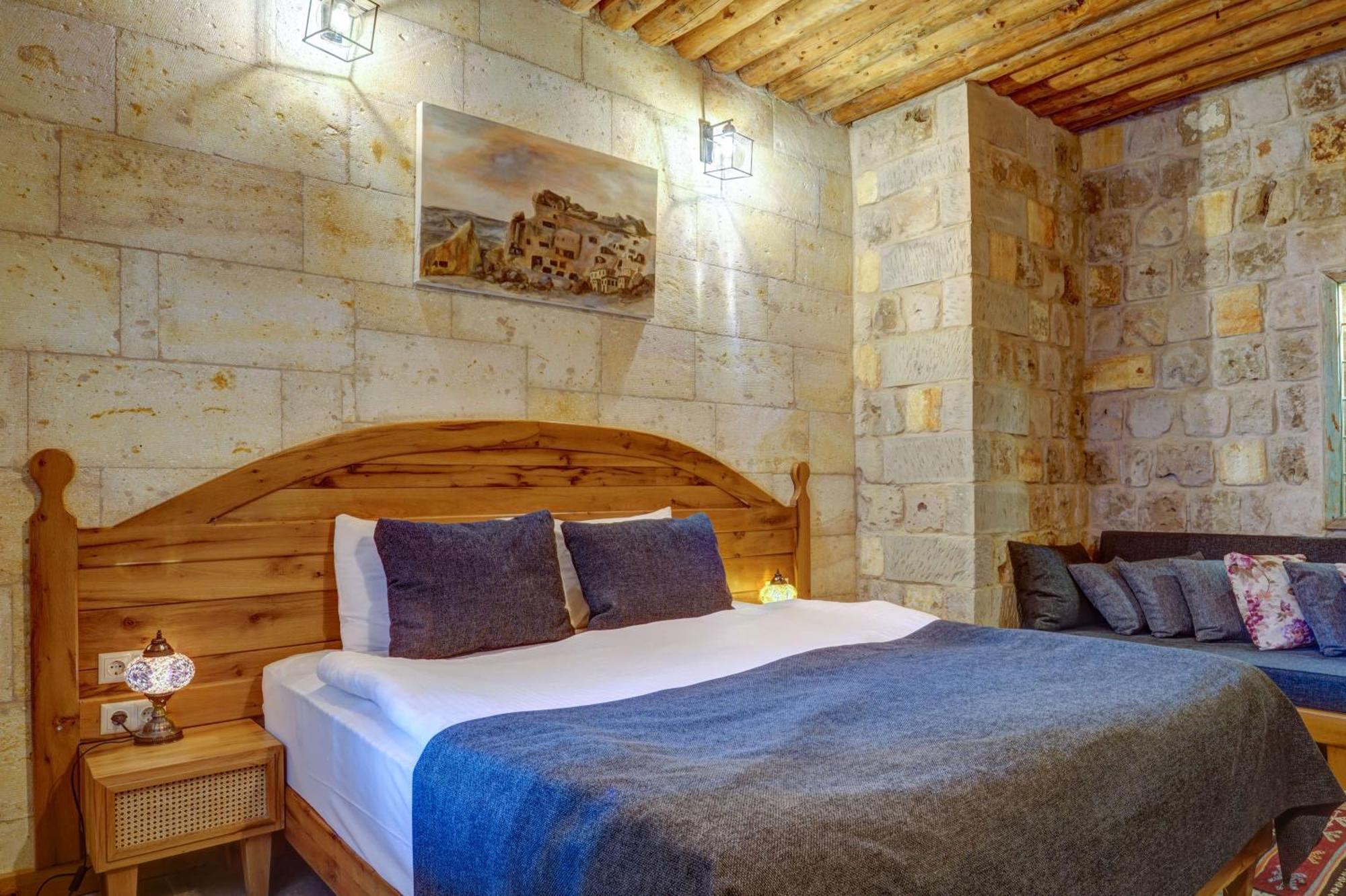 Vasil Cave Hotel Uchisar Bilik gambar